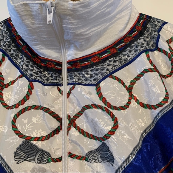 Northern Climate | Windbreaker Jacket - Picture 4 of 16